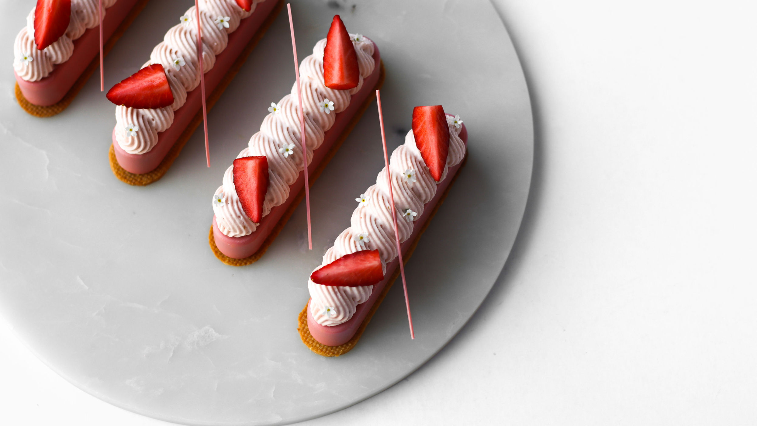Promo - Strawberry cakes